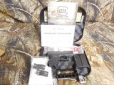 GLOCKG-27GEN4,PEOWNED,LIKENEW, 40 S & W,3.42" BARREL,WHITEOUTLINESIGHTS,3- 11+1 MAGS., Black Interchangeable Backstrap, - 2 of 20