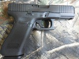 GLOCK
G - 45,
GEN.5,
9-MM,
THE
NEWEST
GLOCK
THATS
OUT
TO
DATE,
WITH
FRONT
SERRATIONS,
3 - MAGAZINES,
FACTORY
NEW
IN
BOX - 5 of 20