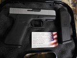 GLOCK
G-43X,
NIGHT
SIGHTS,
2- 10 + 1
ROUND
MAGAZINES,
SILVER
SLIDE,
BLACK
FRAME,
PX435SL701,
FACTORY
NEW
IN
BOX .. - 2 of 20