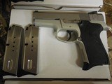 S&W
9 - MM
S / S,
MODEL 6946,
PRE-OWNED,
VERY GOOD
CONDITION,
COMBAT
SIGHTS,
3 - 13
ROUND
MAGAZINES,
3-DAY
INSPECITION
RETURN - 4 of 23