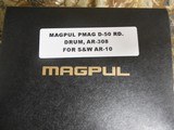 AR-10, S&W, Magpul,
MAG993 -BLK,
PMAG D-50,
LR/SR Gen M3,
308 Win. / 7.62x51,
50 RD.
Polymer,
FOR
S&W
308
AR-10
RIFLES,
FACTORY
NEW - 8 of 17