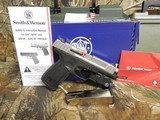 Smith & Wesson 13051 SD40 VE Crimson Trace Rail Master 40 S&W 4" 14+1 Black Stainless Steel, Textured Polymer Grip - 4 of 20