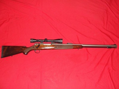 AUSTIN HALLECK 50 CAL. INLINE W/LEUPOLD SCOPE