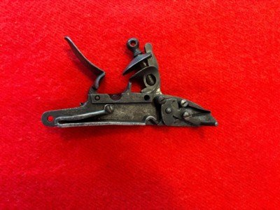 Complete Lock assembly for English Military Flintlock Musket, original antique, dated 1812 - Image 2 of 6