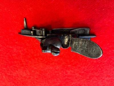 Complete Lock assembly for English Military Flintlock Musket, original antique, dated 1812 - Image 4 of 6