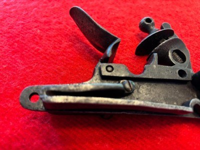 Complete Lock assembly for English Military Flintlock Musket, original antique, dated 1812 - Image 6 of 6