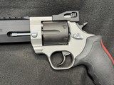 Taurus Raging Hunter 44Mag Two Tone 6-3/4