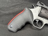 Taurus Raging Hunter 44Mag Two Tone 6-3/4