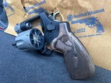 Smith & Wesson 327 Performance Center .357/.38 - 5 of 7