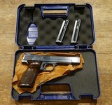 Smith & Wesson Model 41 .22LR Excellent w/ 2 Mags - 1 of 15