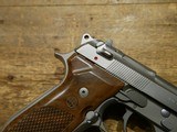 Beretta 92FS INOX 9mm w/ Lots of Mags! - 9 of 22