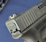NIB Unfired Glock 19 Gen 3 9MM Auto Pistol 10 RD Magazines - 4 of 11