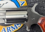 Near Mint North American Arms NAA22 Mini-Revolver w/Dual Cylinders and Factory Locking Box - 6 of 10