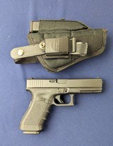 Vintage 2016 Glock 17 Gen 2 9MM Auto with Holster and 2 Mags