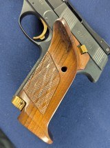 Fine Original Hi Standard Victor .22 Target Pistol - 10 of 13