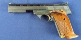 Fine Original Hi Standard Victor .22 Target Pistol - 9 of 13