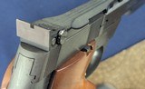 Fine Original Hi Standard Victor .22 Target Pistol - 7 of 13