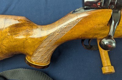 Fine Deluxe Weatherby MK V .300 Magnum Rifle - Image 5 of 19