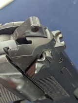 Vintage Beretta 92FS 9MM Auto Pistol - Image 18 of 19