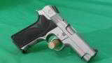 Smith & Wesson model 4046 .40 cal. pistol - 2 of 7