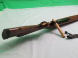 Weatherby Mark V Deluxe 30-06
- 9 of 12
