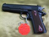 Colt Goverment Model series 70
.45 ACP pistol - 5 of 10