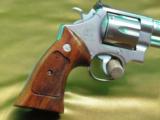 Smith & Wesson Model 629 stainless revolver - 7 of 8