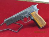 Browning Hi-Power 9mm semi-auto pistol - 2 of 9