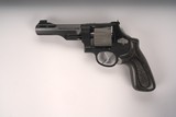 Smith & Wesson 327 WR Jerry Miculek 9mm - 2 of 4