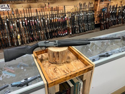 Beretta A300 Ultima Semi-Auto Shotgun - 12 Ga - 3+1 - 28