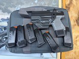 Kimber R7 Mako Pistol - 9mm, 6 Mags, Holster, Range Bag - Box