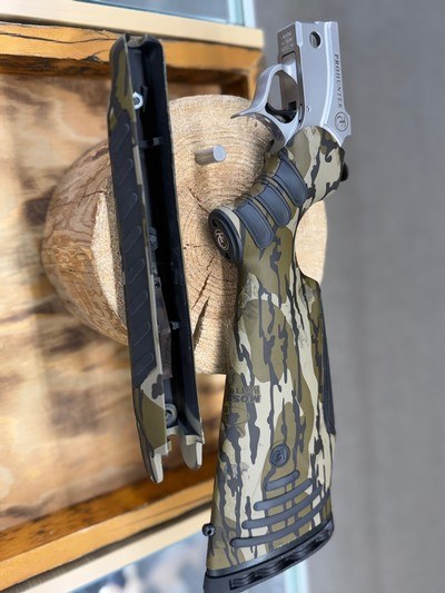 TC Encore Prohunter Muzzleloader Frame - Mossy Oak Bottomlands with free hingepin - Image 6 of 6