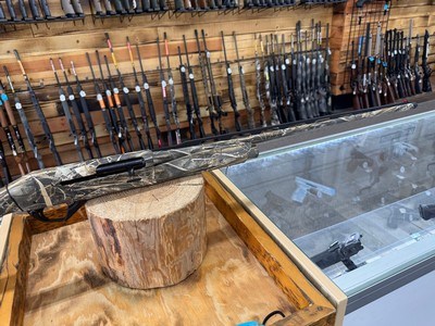 Benelli Super Black Eagle 3 Shotgun - 28 Gga, 3
