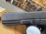 Glock 22 Pistol - 40 S&W gen 3 - Image 3 of 4