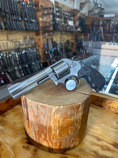 Smith & Wesson 686 Plus - 5