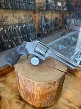 Smith & Wesson 686 Plus - 5