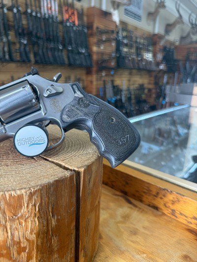 Smith & Wesson 686 Plus - 5