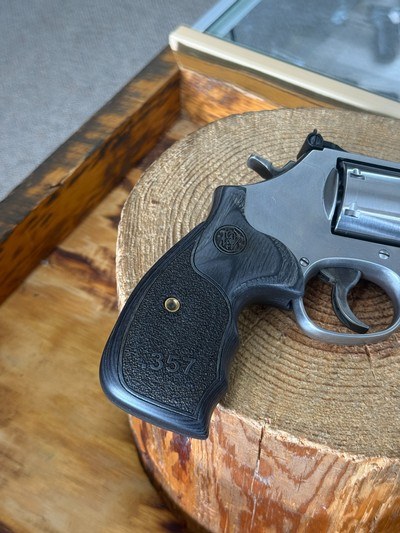 Smith & Wesson 686 Plus - 5