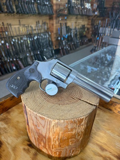 Smith & Wesson 686 Plus - 5