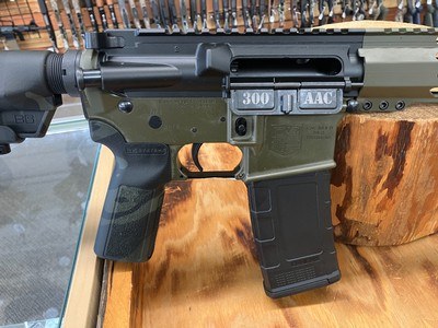 Diamondback DB15 Rifle - 300 BO - 16