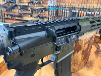 Diamondback DB15 Rifle - 300 BO - 16