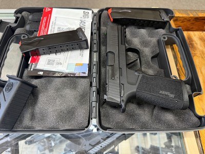 Sig Sauer P365 XMacro Pistol - 9mm Luger, 17+1, 3.70