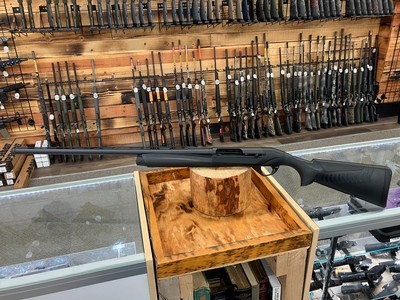 Benelli Super Black Eagle 3 Shotgun - 12 ga - 28