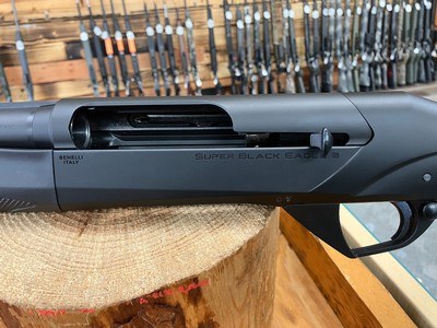 Benelli Super Black Eagle 3 Shotgun - 12 ga - 28