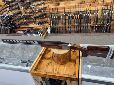 Browning Citori 725 AdJustable RIB trap 2 barrel combo 32/34 inch - Image 3 of 20