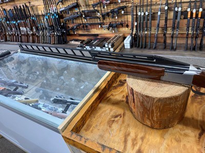 Browning Citori 725 AdJustable RIB trap 2 barrel combo 32/34 inch - Image 12 of 20