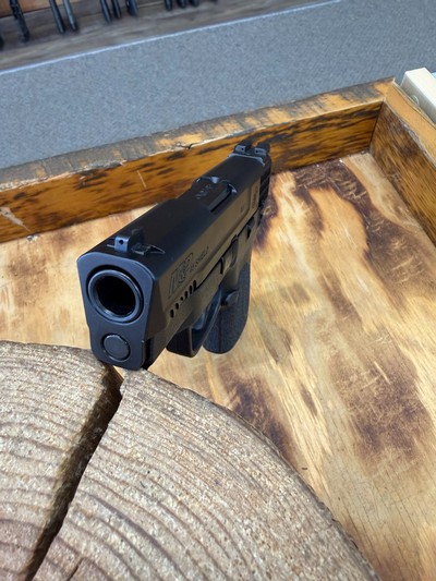 Smith & Wesson M&P 45 Shield Pistol - 45 Auto - Image 4 of 5