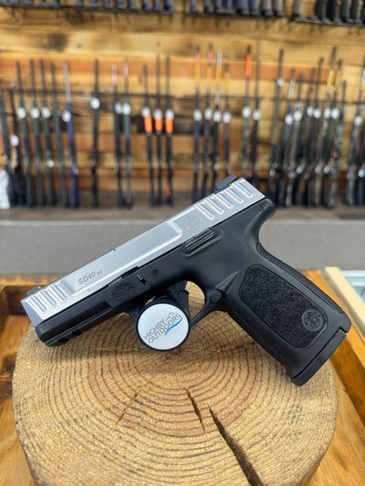 Smith & Wesson SD40 2.0 Pistol - 40 S&W - Image 5 of 5