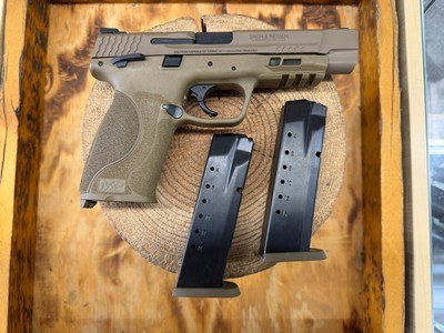 Smith & Wesson M&P M2.0 Pistol - 40 S&W - Image 4 of 5