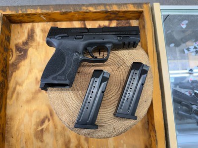 Smith & Wesson M&P9 2.0 compact Pistol - 9mm - Image 4 of 5